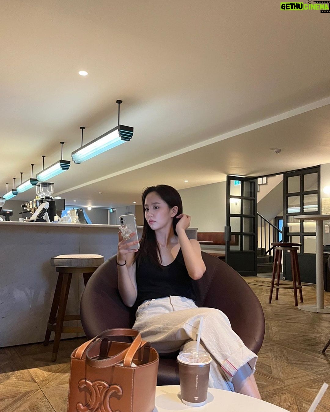 Kim So-hyun Instagram - 열심히 찍어본 결과물...🙄 다들 잘 지내시나요? 보고싶어요..♥️