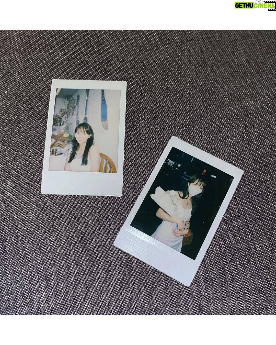 Kim So-hyun Instagram - 많은 분들의 축하를 받고 행복한 하루를 보냈어요:) 매년 사랑해주시고 응원해주시는 팬분들께도 정말 감사드려요! 이렇게나 큰 사랑을 받는 만큼 하루 하루 행복하게 감사한 마음 갖고 살겠습니다! 다시 한번 생일 축하해주셔서 감사합니다♥️ 모두 행복한 밤 되시길 바라요~! ⠀ ⠀ 사진에 다 담진 못했지만 소중한 선물들 하나 하나 다 잘 받았습니다:) 작은 선물로 핑구핑가 네컷을 드려요..♥️ ⠀ ⠀ ⠀