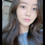 Kim So-hyun Instagram - 오랜만에!🌼