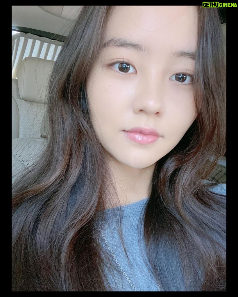 Kim So-hyun Instagram - 오랜만에!🌼