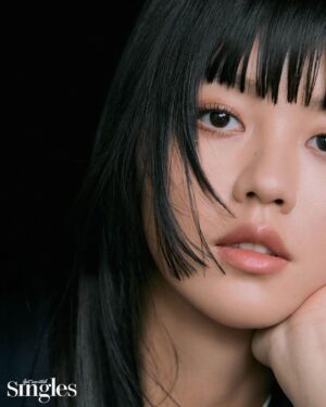 Kim So-hyun Instagram - Singles 4월🖤 #singles