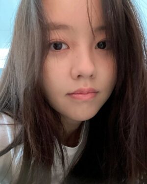 Kim So-hyun Instagram - 💜