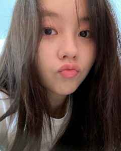 Kim So-hyun Instagram - 💜
