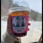 Kim So-hyun Instagram - 어제 마지막 촬영 날 보내주신 물동이🥤 문구 하나 하나가 너무 소중해서 마지막 촬영까지도 벅찬 마음 가지고 끝냈어요! 감사해요♥️🐤♥️🐤