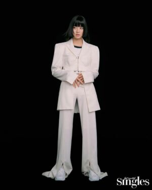 Kim So-hyun Instagram - Singles 4월🖤 #singles