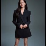 Kim So-hyun Instagram - 새 프로필🖤 #문화창고