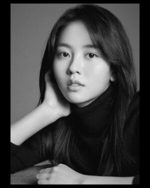 Kim So-hyun Instagram - 📷
저의 22살을 예쁘게 남길 수 있게 해주신 @yyoungbae 감사합니다♥️