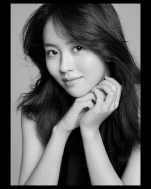Kim So-hyun Instagram - 🤍🖤