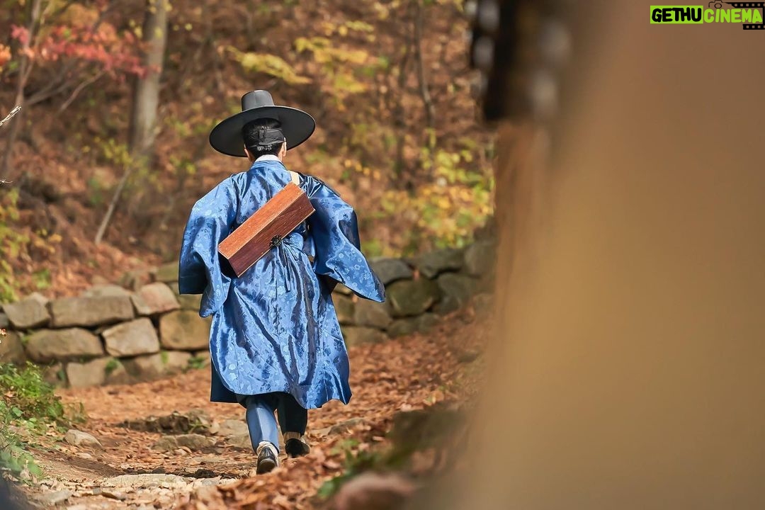 Kim So-hyun Instagram - 으라차차!! 지금 녹두전 보러 달려가시죠!!! #조선로코녹두전 #동동주 #다음주면 #마지막화