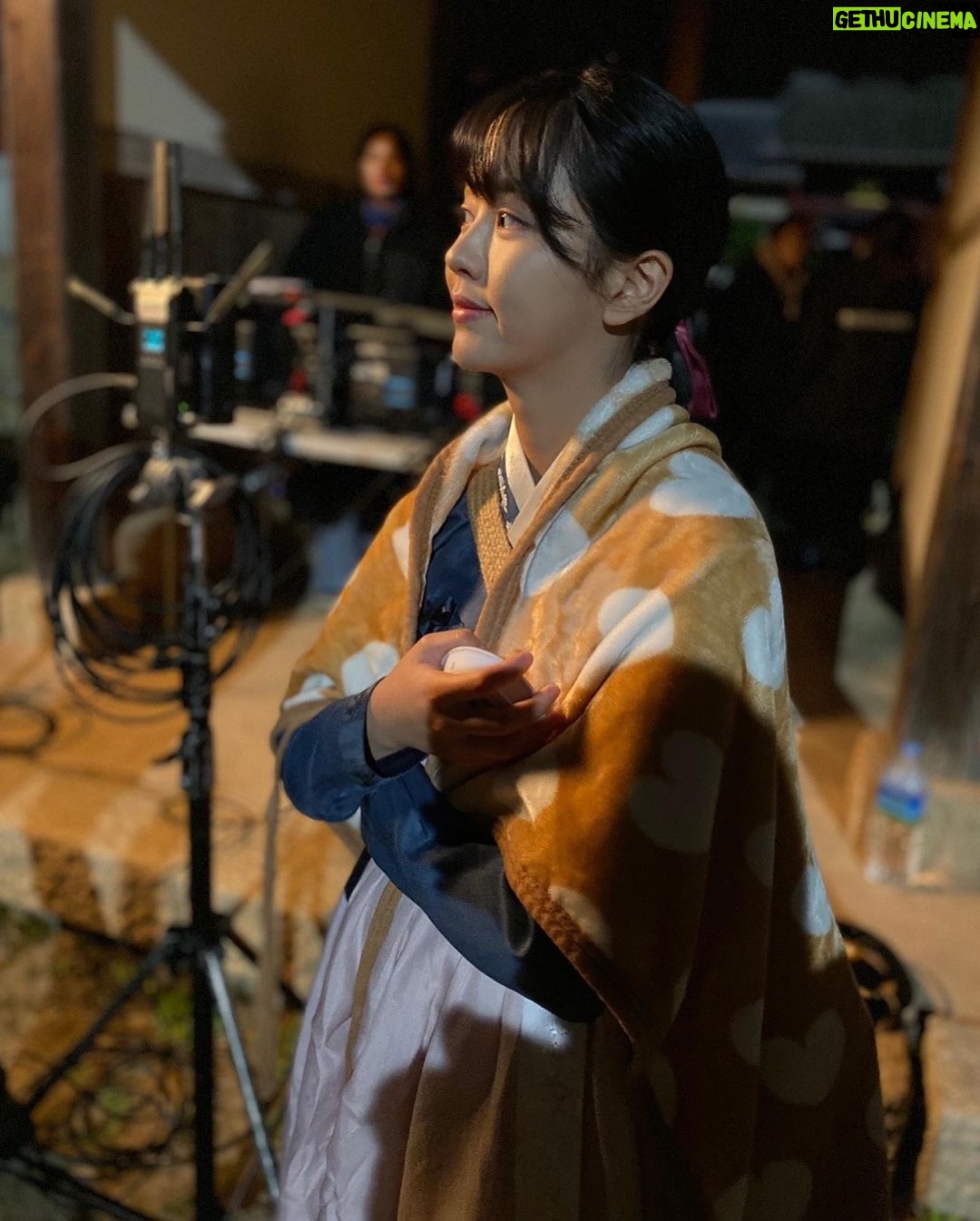 Kim So-hyun Instagram - 6개월 동안 동주로 살 수 있어서 정말 정말 행복했습니다♥️ 동주는 계속 행복할 거라 굳게 믿어요!! 지금까지 함께 해준 모든 분들께 감사드립니다! 우리 녹두전 가족들 모두 사랑해요♥️ #조선로코녹두전 #동주야안녕🖐