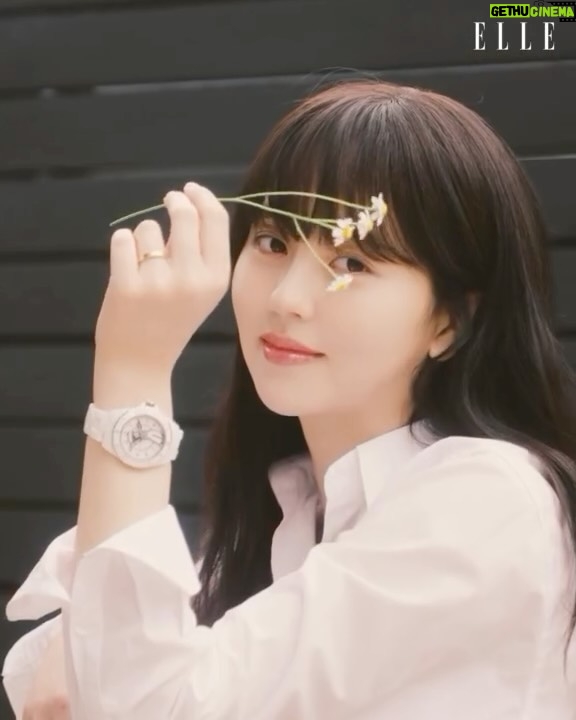 Kim So-hyun Instagram - 10:00AM #CHANEL #J12 #CHANELWatches #Ad