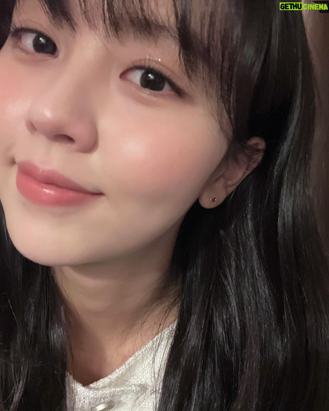 Kim So-hyun Instagram - ♥️🎄Merry Christmas🎄♥️