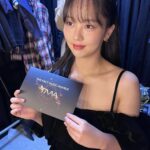 Kim So-hyun Instagram - 더팩트 뮤직 어워즈🖤 오랜만에 반갑고 즐거웠어요:)