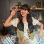 Kim So-hyun Instagram - 그동안 솔희로 함께 할 수 있어 행복했고, 참 감사했습니다:) 모두가 한마음으로 노력하고, 웃으며 보낸 시간들 소중하게 잘 담아놓겠습니다! 끝까지 함께해 주신 시청자분들과 팬분들께도 정말 감사드립니다! 부족함이 많았지만.. 끝까지 사랑해 주신 덕분에 잘 마칠 수 있었어요!! 감사한 마음 더 좋은 모습으로 보답하도록 하겠습니다💜 마지막은 소용없어 거짓말 식구들과..🫠 다들 사랑하고 감사합니다🐢