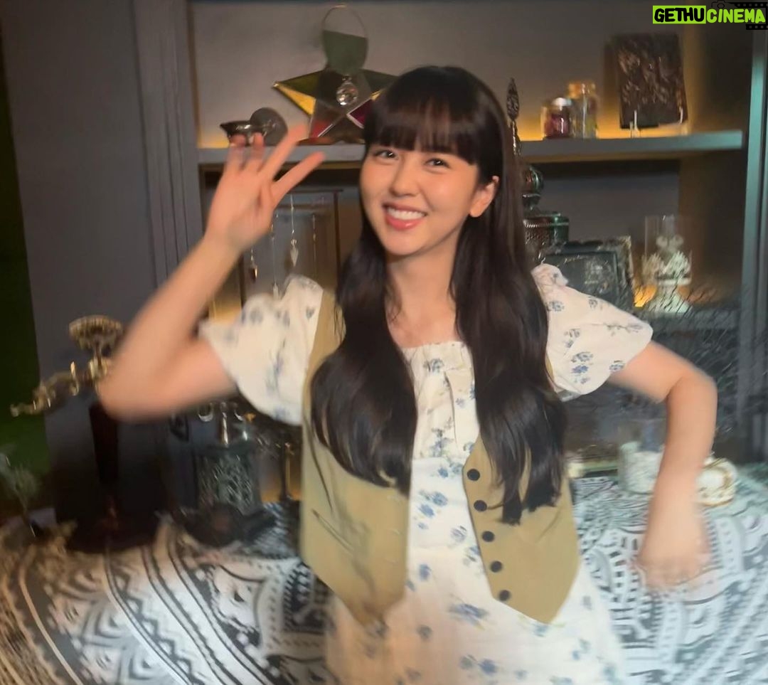 Kim So-hyun Instagram - 그동안 솔희로 함께 할 수 있어 행복했고, 참 감사했습니다:) 모두가 한마음으로 노력하고, 웃으며 보낸 시간들 소중하게 잘 담아놓겠습니다! 끝까지 함께해 주신 시청자분들과 팬분들께도 정말 감사드립니다! 부족함이 많았지만.. 끝까지 사랑해 주신 덕분에 잘 마칠 수 있었어요!! 감사한 마음 더 좋은 모습으로 보답하도록 하겠습니다💜 마지막은 소용없어 거짓말 식구들과..🫠 다들 사랑하고 감사합니다🐢