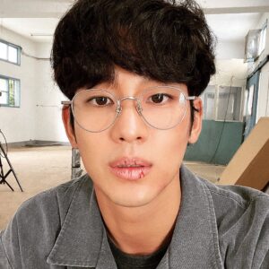 Kim Soo-hyun Instagram - 