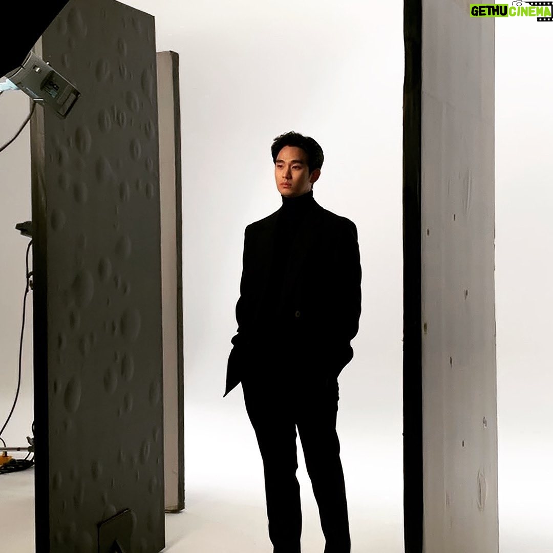 Kim Soo-hyun - 1.6 Million Likes -