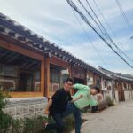 Kim Soo-yong Instagram - #지편한세상 #핫저씨 #카페투어 #북촌 #월영당