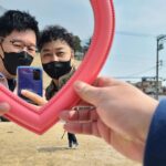 Kim Soo-yong Instagram - #경주투어 #봉황대 #불리단길 #송대말등대 #신라대종 #하이코 #경주 #여행 지석진과 경주투어 영상은 유튜브 #지편한세상 에서 보실수 있습니다. 또 가고싶은경주 맛집투어로 가보고 싶네 🎄 봉황대 앞 카페에선 피크닉셋트 대여도 합니다. 달달한거 좋아한다고 여러 카페에서 디저트도 갖다주셨는데 👍 하이코에서 경주 바라보는것도 👍