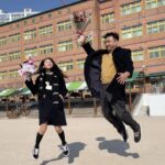 Kim Soo-yong Instagram – #쇼윈도부녀
#초등학교졸업

마이 컸다
잼민이가 벌써 졸업
난 왜뛰는가