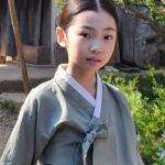 Kim Tae-yeon Instagram - #어린채옥 💜 #경성크리처 #netflix #넘나즐거웠던 🫶 #5대5가르마 #좋아요 ❤️ #경성크리처시즌1 👍 #넷플릭스 #netflix @netflixkr #박서준 #한소희 💕 #한소희아역 #김태연 #아역배우