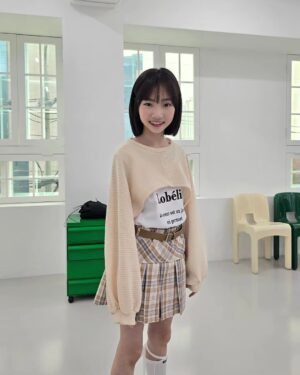 Kim Tae-yeon Instagram - 태연양 💛

.

#신나는 #피노라벨 😆💕
#봄이로구나 🪷

.

.

@pino_label 
@hyesun1655 
@taeyeon.mom