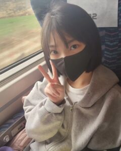 Kim Tae-yeon Instagram - 태연양 💜 #졸리면자라 !!😸 . #핸펀왜이럼 ㅜ #사진이뿌옇다 #핸펀바꿔야겠네 ㅋ