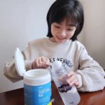 Kim Tae-yeon Instagram - #유료광고 @drinae_official 🐰 . 우리 아이 성장하는 시간!!🩷 아이클타임에서 프로틴 단백질 칼슘이 나왔어요✌️ (아이클타임 단백질) 밥 잘안먹는 울 막둥이부터 단백질과, 근육과 뼈 건강을 위한 영양밸런스 칼슘, 마그네슘, 비타민D가득한 아이클타임 단백질로 하루한잔씩 꾸준히 먹여봐야겠어요^^ 달콤한 곡물맛이라서 맛있다고 잘먹네요 ㅎㅎ👍 . #어린이단백질 #어린이프로틴 #아이클타임단백질 #초등학생단백질 #청소년단백질 #초등학생프로틴 #밥안먹는아이 #초유단백질 #산양유단백질 #맛있는단백질 #청소년영양제 #두드림 #아이클타임단백질 #성장기어린이필수품