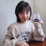 Kim Tae-yeon Instagram - #유료광고 @drinae_official 🐰 . 우리 아이 성장하는 시간!!🩷 아이클타임에서 프로틴 단백질 칼슘이 나왔어요✌️ (아이클타임 단백질) 밥 잘안먹는 울 막둥이부터 단백질과, 근육과 뼈 건강을 위한 영양밸런스 칼슘, 마그네슘, 비타민D가득한 아이클타임 단백질로 하루한잔씩 꾸준히 먹여봐야겠어요^^ 달콤한 곡물맛이라서 맛있다고 잘먹네요 ㅎㅎ👍 . #어린이단백질 #어린이프로틴 #아이클타임단백질 #초등학생단백질 #청소년단백질 #초등학생프로틴 #밥안먹는아이 #초유단백질 #산양유단백질 #맛있는단백질 #청소년영양제 #두드림 #아이클타임단백질 #성장기어린이필수품