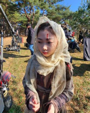 Kim Tae-yeon Instagram - 태연양 💜

.

.

.

#안개보소 ☁️
아침일찍
부은얼굴로 준비했던 ㅋㅋ
앞머리 어디갔냐며 징징대던 태연양 😊👋
#아역배우 #김태연 ✌️