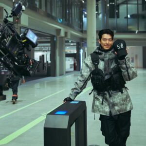 Kim Woo-bin Instagram - 5-8⚡️ ⠀ @netflix @netflixkr @netflixkcontent #Blackknight #택배기사 ⠀ ⠀