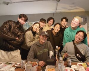 Kim Woo-bin Instagram - ◼️Black Knight. The best team ever!
⠀
4-1 이이담 @eedam_b 
3-3 이순원 @lee_soon_won 
1-3 허형규 @heo_hk 
2-4 배명진 @actorbmj 
4-2 유인혁 @yu.inhyuk 
5-2 장미관 @rosei_j 
8-9 유혁재 @jae.yoo88 
8-2 양정두 @yangjeongdoo 
7-3 한상길 @sangggggil_h 
6-3 조지안 @zozeeaan 
⠀