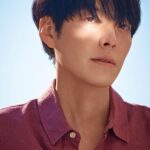Kim Woo-bin Instagram - 🌿⠀ ⠀ @jomalonelondon #BlackberryAndBay @voguekorea ⠀ beauty editor GAHYE SONG photographer YONGBIN CHOI @choiyongbin22 film SANGJUNE HWANG hair CHULWOO LIM @aurabeauty_01 makeup SUNGHYE KIM stylist HYEYOUNG LEE @hye_young_style prop SEOKYOUNG LEE Am ent.CHAELIN JWA, MINSEOK NO @chaelin_jwa @o_o_nomin ⠀