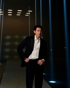 Kim Woo-bin Instagram - ⚫️◼️🎥🕶️📷