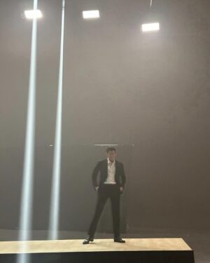 Kim Woo-bin Instagram - ⚫️◼️🎥🕶️📷