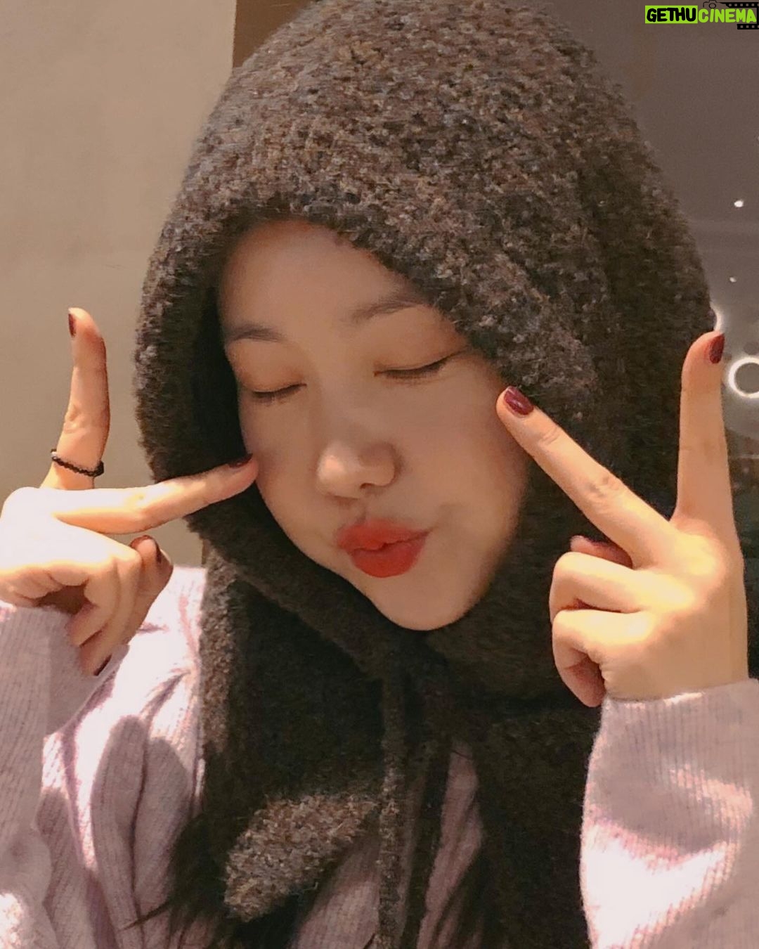 Kim Ye-won Instagram - Merry Christmas, everyone 🥳🎄✨💜