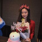 Kim Ye-won Instagram - Happy December with LOVE👸🏼 내게 늘 선물같은 사람들과 너무 고맙고 행복했던 시간. 따뜻한 겨울이다 ⛄️🎂