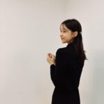 Kim Ye-won Instagram - 🧏🏻‍♀️🖤