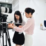 Kim Ye-won Instagram - 해피항공 첫 인터뷰 비행에 첫 승객이어서 너무 반가웠구 감사했습니다, ♥️ 귀한 발걸음으로 시사회도 찾아주고 다정하고 귀엽고 따뜻한 인터뷰 시간을 만들어준 우리 해은씨, 너무 고마워요💁🏻‍♀️🤍 즐거운 인터뷰 였습니다🙏🏻 #치악산 #이토록보통의 #해피해은 #해피항공 #성무원 #김예원 👩‍👧🤍
