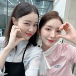 Kim Ye-won Instagram - 해피항공 첫 인터뷰 비행에 첫 승객이어서 너무 반가웠구 감사했습니다, ♥️ 귀한 발걸음으로 시사회도 찾아주고 다정하고 귀엽고 따뜻한 인터뷰 시간을 만들어준 우리 해은씨, 너무 고마워요💁🏻‍♀️🤍 즐거운 인터뷰 였습니다🙏🏻 #치악산 #이토록보통의 #해피해은 #해피항공 #성무원 #김예원 👩‍👧🤍