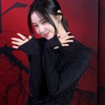 Kim Ye-won Instagram - 영화 오늘 개봉했구요🩶 극장으로 오셔서 시원하게 함께 즐겨주세요 여러분! 🔥🙏🏻 #영화치악산 #오늘대개봉 🌪️ with 에코🤍🫣🤍