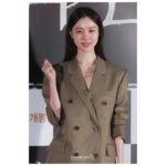 Kim Ye-won Instagram - 감사했던 기자간담회 자리였습니다. 기자님들 먼길 와주셔서 감사드리구요 예쁜 사진들도 감사합니다. 🙏🏻 3년에 가까운 기다림 끝에 개봉합니다. 여러분의 많은 응원 부탁드려요. 상생이 되길 마음으로 바랍니다. 영화 #치악산 9월 13일 오픈합니다.