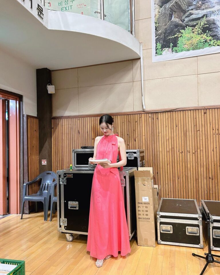 Kim Ye-won Instagram - 제 19회 제천국제음악영화제🌷🤍 크고 작은 난관을 딛어 더 의미가 크고 소중했던 자리에 함께하게 되어 너무 감사했습니다, :) #제천국제음악영화제 #개막식 #JIMFF 🎶🎬❤️‍🔥 📷 by 우리 은희👩🏻‍❤️‍👩🏻