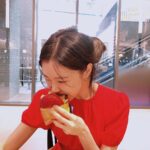 Kim Ye-won Instagram – 커피와 버거 with 예쁜💃🏻♥️