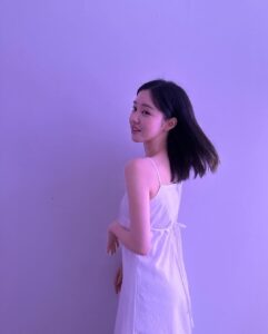 Kim Ye-won Instagram - photoshoot day :) 🤍 뮤지컬 #이토록보통의 제이와 그녀가 우주에서, musical_ normal like this 🤍💫👩🏻‍🚀💫🤍