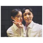 Kim Ye-won Instagram - 체감으론 마치 첫공 같았던 리허설부터 첫공, 2공, 3공까지 뮤지컬의 첫주가 지나갔어요. 사랑하는 관객 여러분, 이보통의 예쁘고 찬란한 시작을 가득 채워 열어주셔서 감사합니다.🙏🏻 앞으로도 매 무대가 어렵고 떨리겠지만 이제 증발의 마음은 벗고(…🤭) 보다더 가깝고 설레는 마음으로 저희의 우주에서 여러분을 맞이할게요 :) 뮤지컬 끝까지 많이 사랑해주세요,🤍 *진짜 별빛나 이보통 파이팅! _ 저희가 매회 외치는 파이팅콜이에요. 여러분도 여러분의 우주에서 늘 파이팅을 외치는 오늘이 되시길 응원하겠습니다.👫🤍 어느 밤 그녀가 우주에서. 뮤지컬 #이토록보통의 Musical #Normal_like_this 👩🏻‍🚀🐋💫🤍