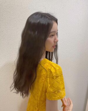 Kim Ye-won Instagram - random comet in yellow :)🌼 ☄️🤍