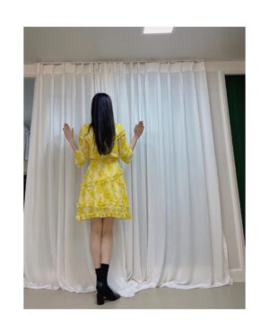 Kim Ye-won Instagram - random comet in yellow :)🌼 ☄️🤍