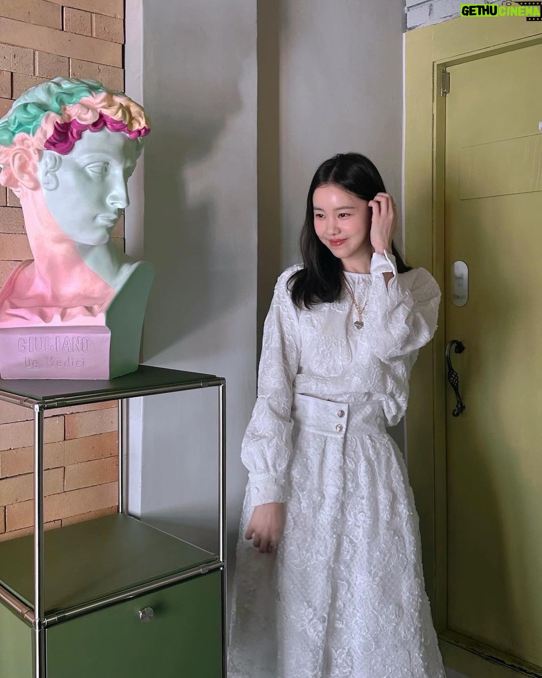 Kim Ye-won Instagram - μλ½ ~ βΊοΈπ μ€λλ λ΄νμ΄μ€λΆμ΄ λ±μ₯νμ§ λͺ¨μμβ¦,π«’ μ
μ±μ
μ±π€ 7, 8νκ° ν¨κ» 곡κ°λμ΅λλ€. μ§κΈ ν°λΉμμ ν¨κ» ν΄μ£ΌμΈμ μ¬λ¬λΆ :)! π§Άπ #ν°λΉμ€λ¦¬μ§λ #νμΉμ°μ 3 π«Άπ» @tving.official β¨β¨