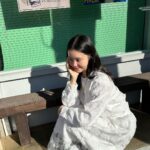 Kim Ye-won Instagram - 안뇽 ~ ☺️💖 오늘도 뉴페이스분이 등장하지 모에요…,🫢 웅성웅성👤 7, 8회가 함께 공개됐습니다. 지금 티빙에서 함께 해주세요 여러분 :)! 🧶💜 #티빙오리지널 #환승연애3 🫶🏻 @tving.official ✨✨